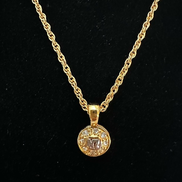 Nina Ricci Round Rhinestone Pendant Necklace - Picture 1 of 4